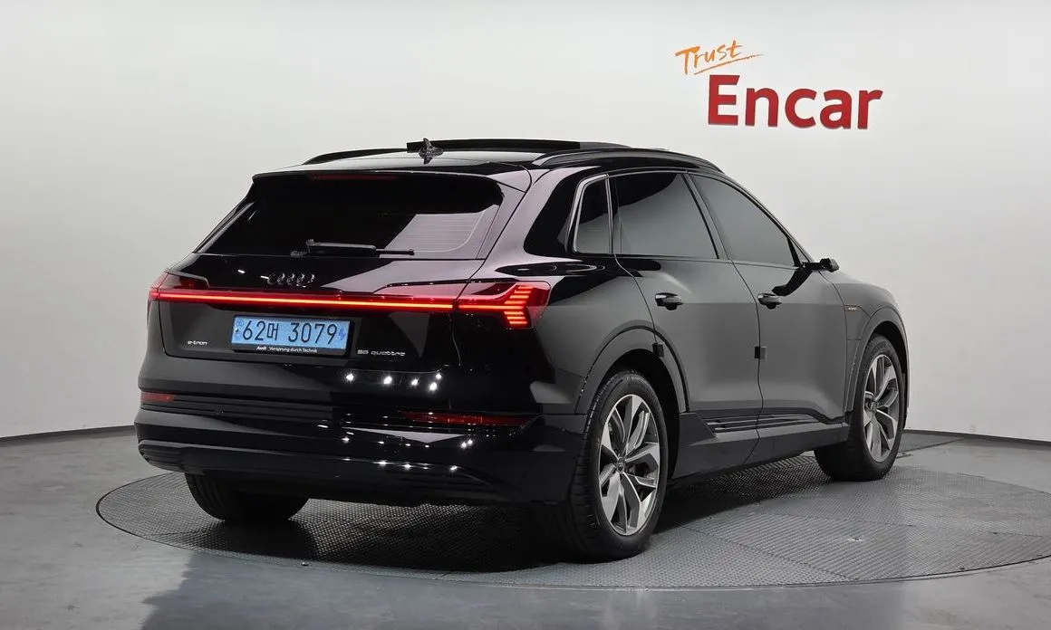 Audi e-tron 2023 из KR, фото 3