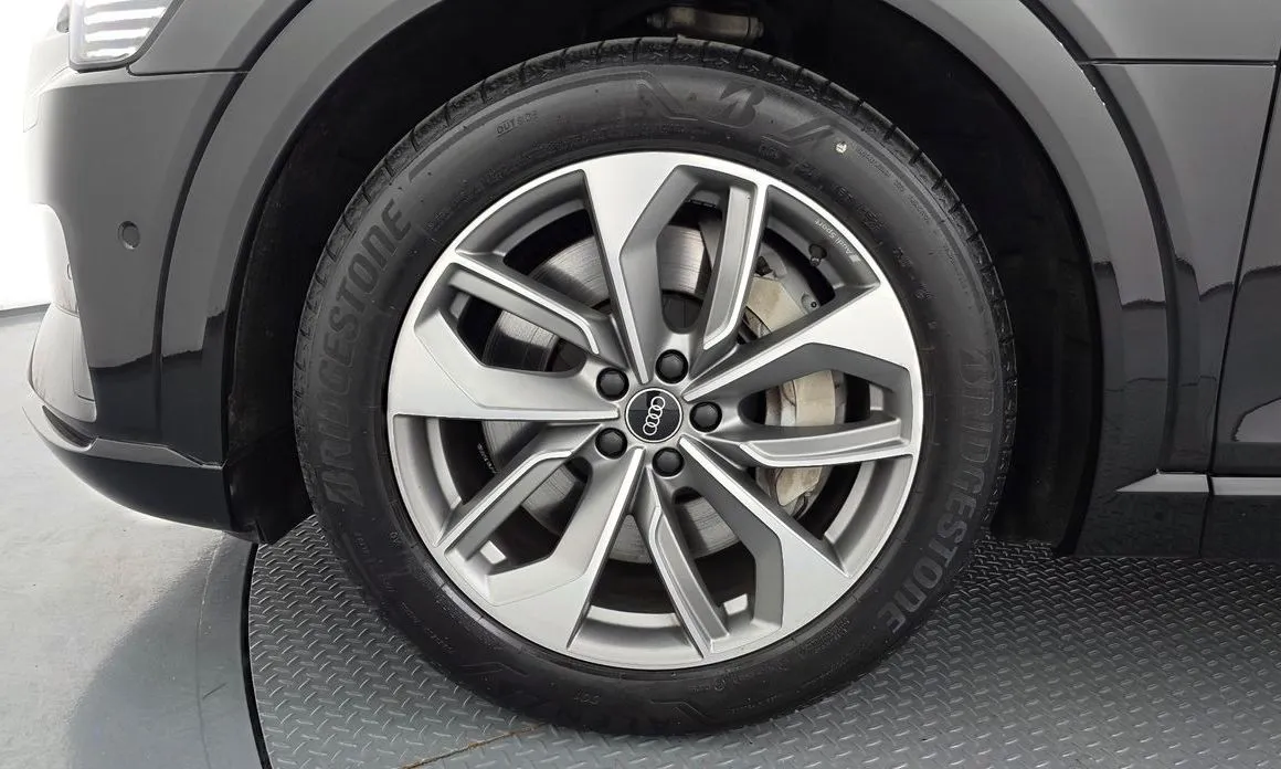 Audi e-tron 2023 из KR, фото 10