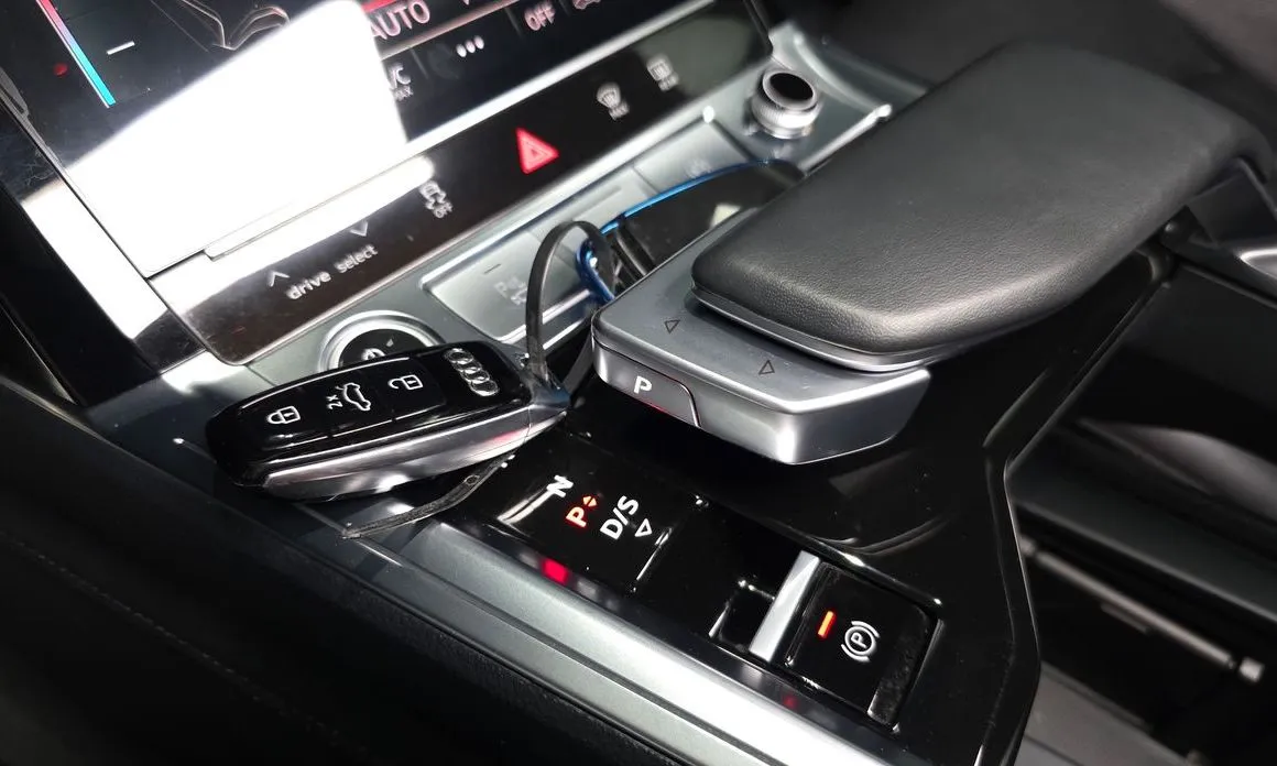 Audi e-tron 2023 из KR, фото 5