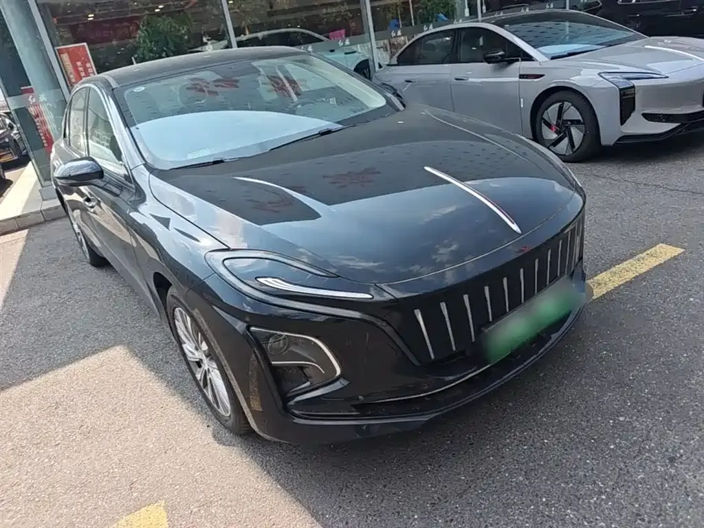 Hongqi E-QM5 — фото 10