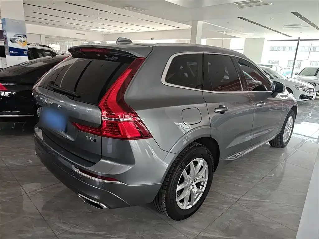 Volvo XC60 — фото 5
