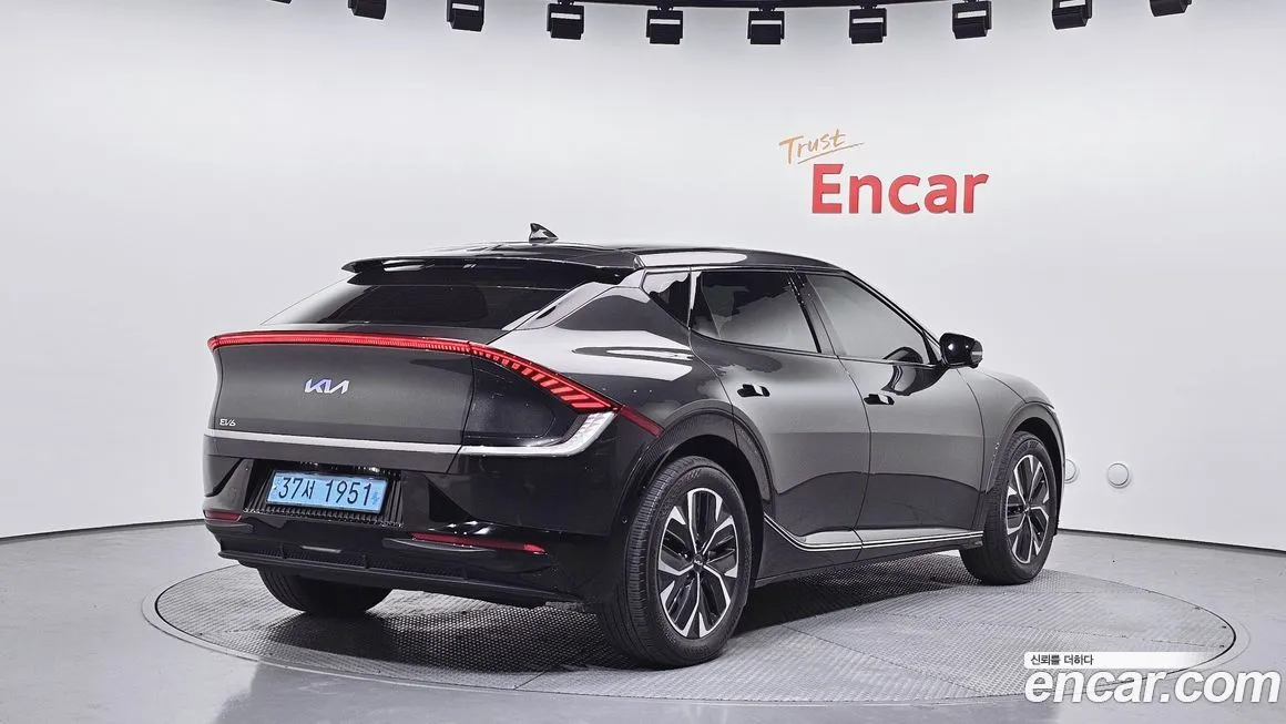 Kia EV6 — фото 9