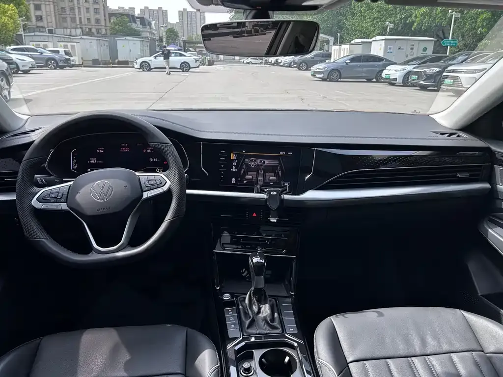 Volkswagen Passat 2022 из CN, фото 2