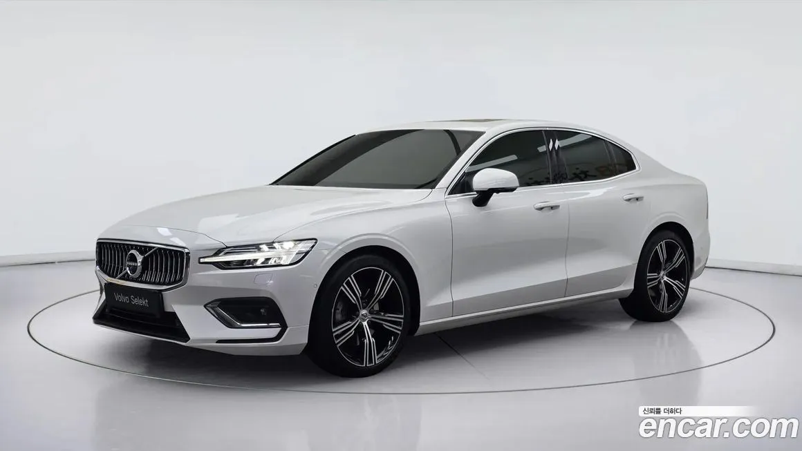 Volvo S60 — фото 1