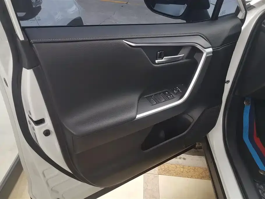 Toyota Wildlander 2022 из CN, фото 10