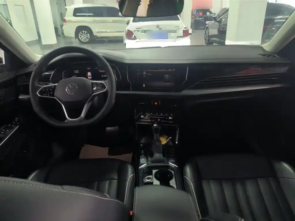 Volkswagen Passat 2023 из CN, фото 4