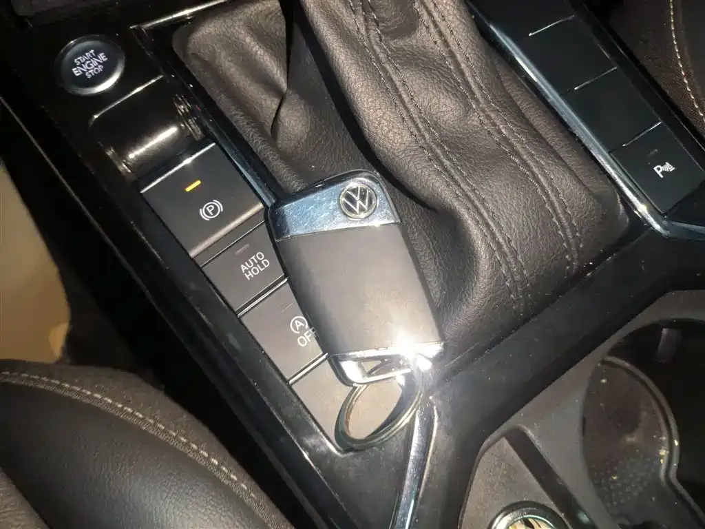 Volkswagen Passat 2023 из CN, фото 9