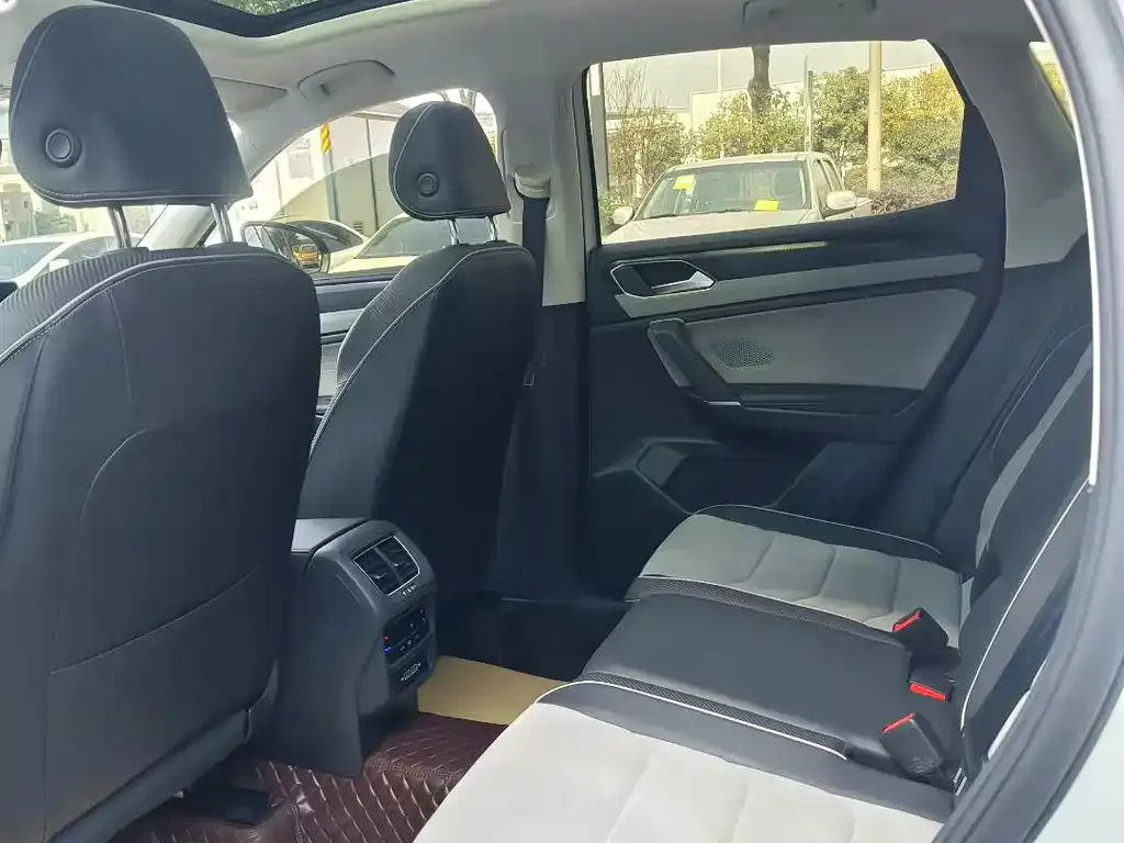 Volkswagen Tayron X 2023 из CN, фото 2