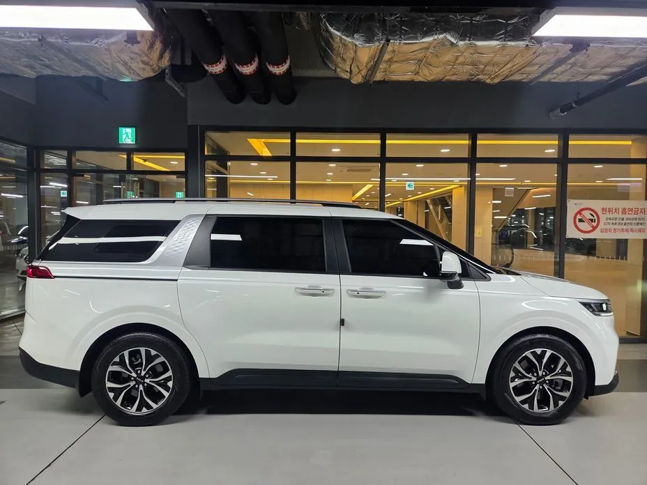 Kia Carnival 2023 из KR, фото 10