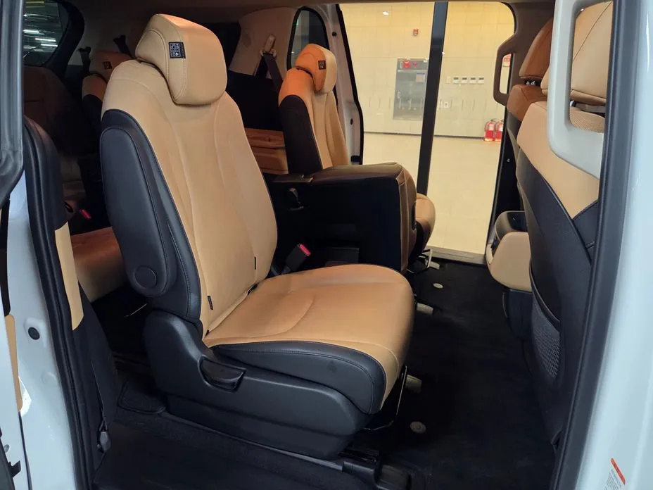 Kia Carnival 2023 из KR, фото 3