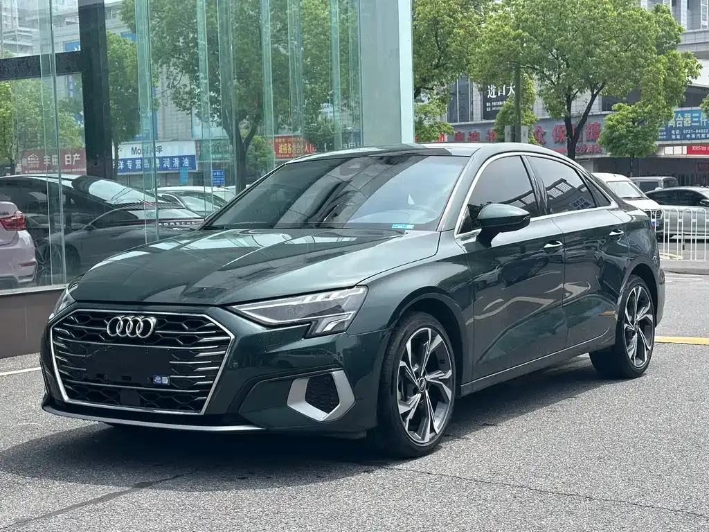 Audi A3 — фото 1