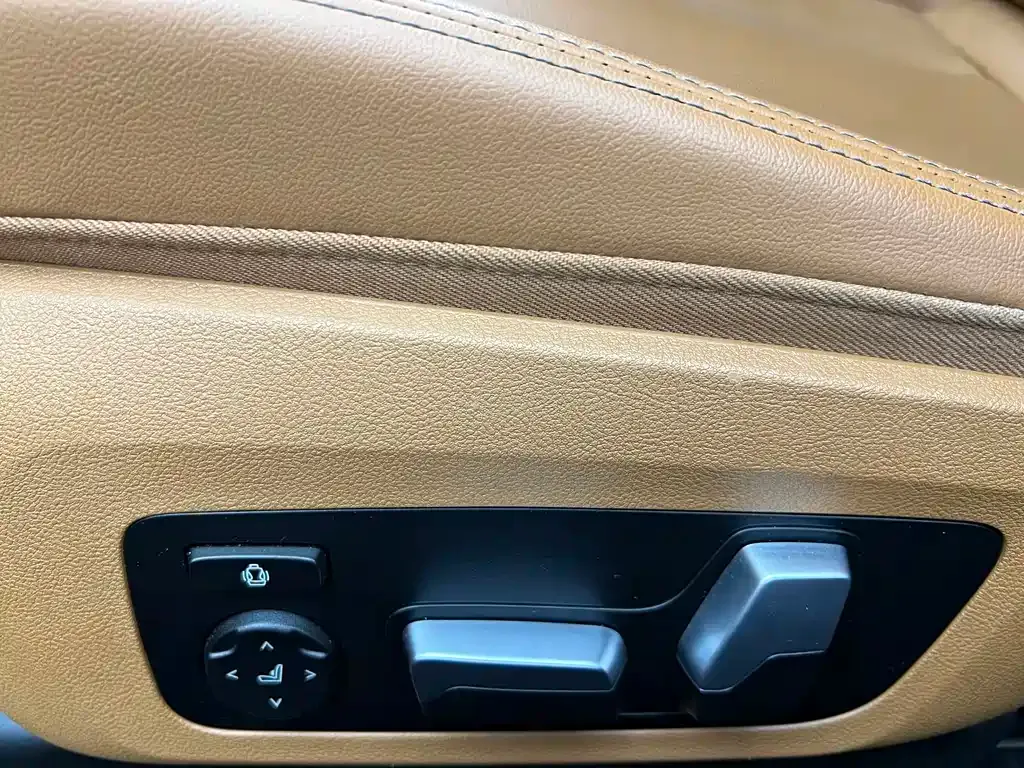 BMW 8 Series 2021 из CN, фото 8