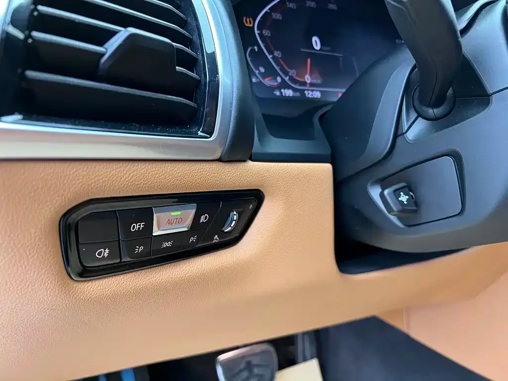 BMW 8 Series 2021 из CN, фото 3