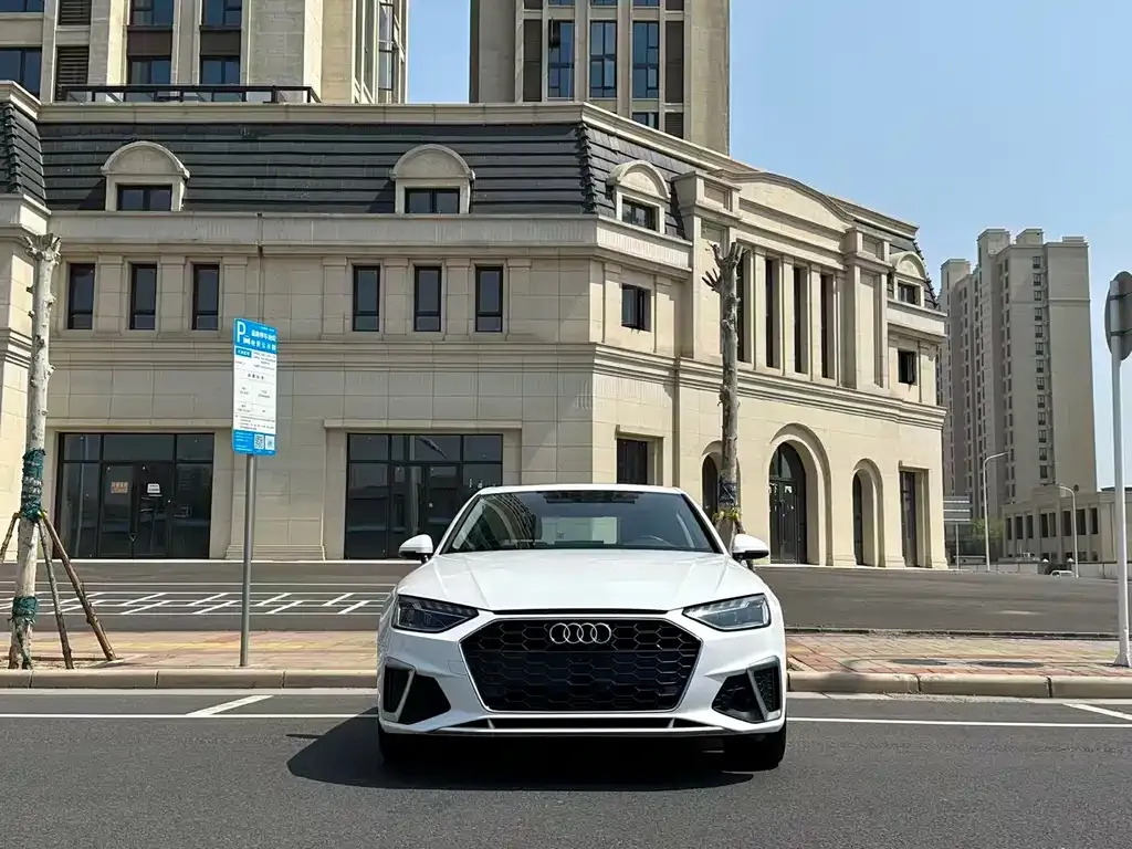 Audi A4L 2023 из CN, фото 10
