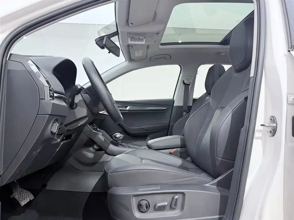 Skoda Karoq 2023 из CN, фото 4