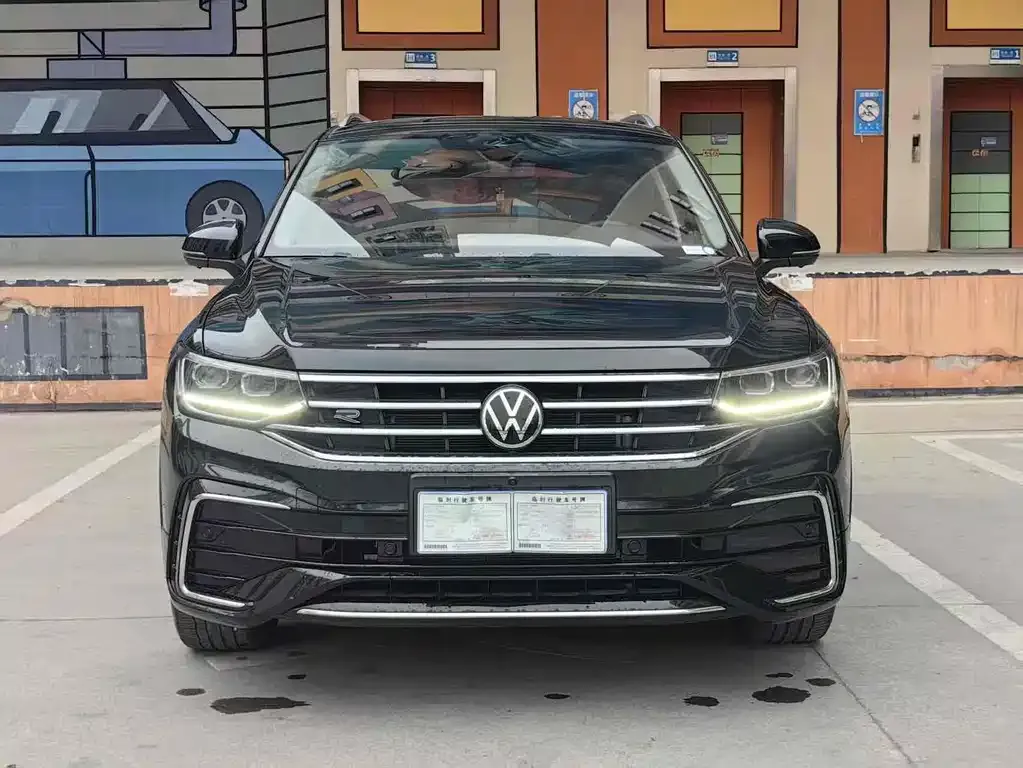 Volkswagen Tiguan L — фото 7
