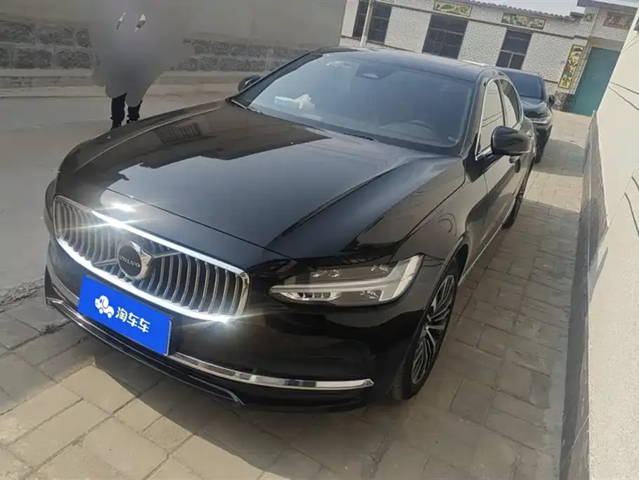 Volvo S90 — фото 1