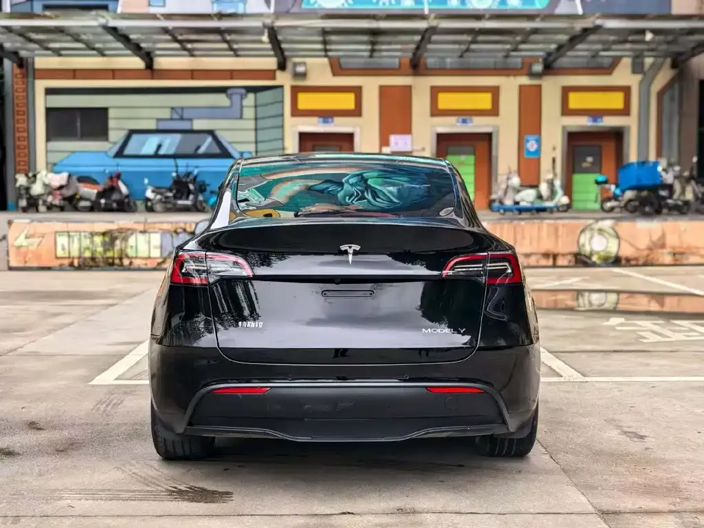 Tesla Model Y — фото 7