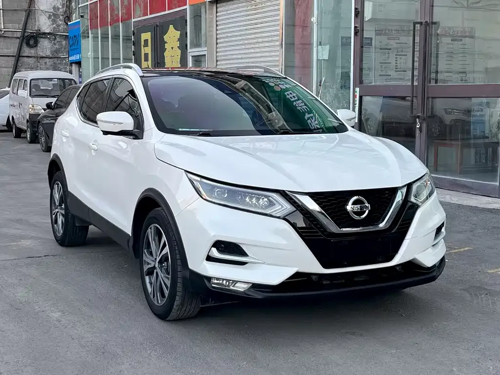 Nissan Qashqai — фото 1