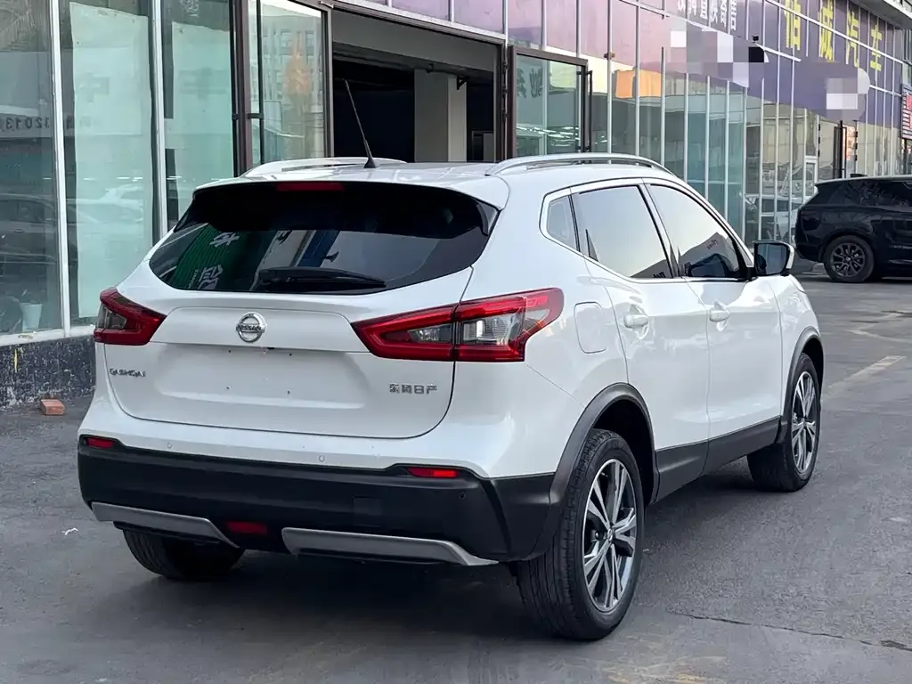 Nissan Qashqai — фото 7