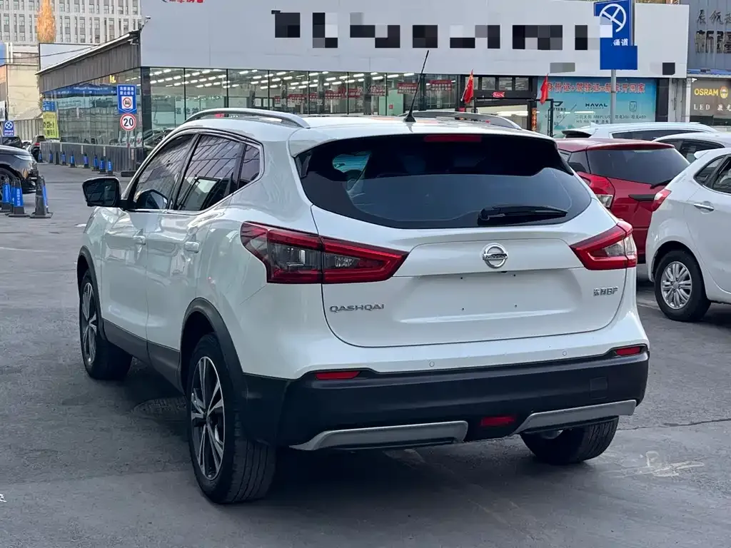 Nissan Qashqai — фото 4