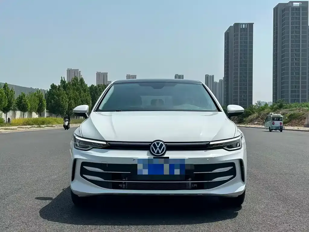 Volkswagen Golf 2025 из CN, фото 4