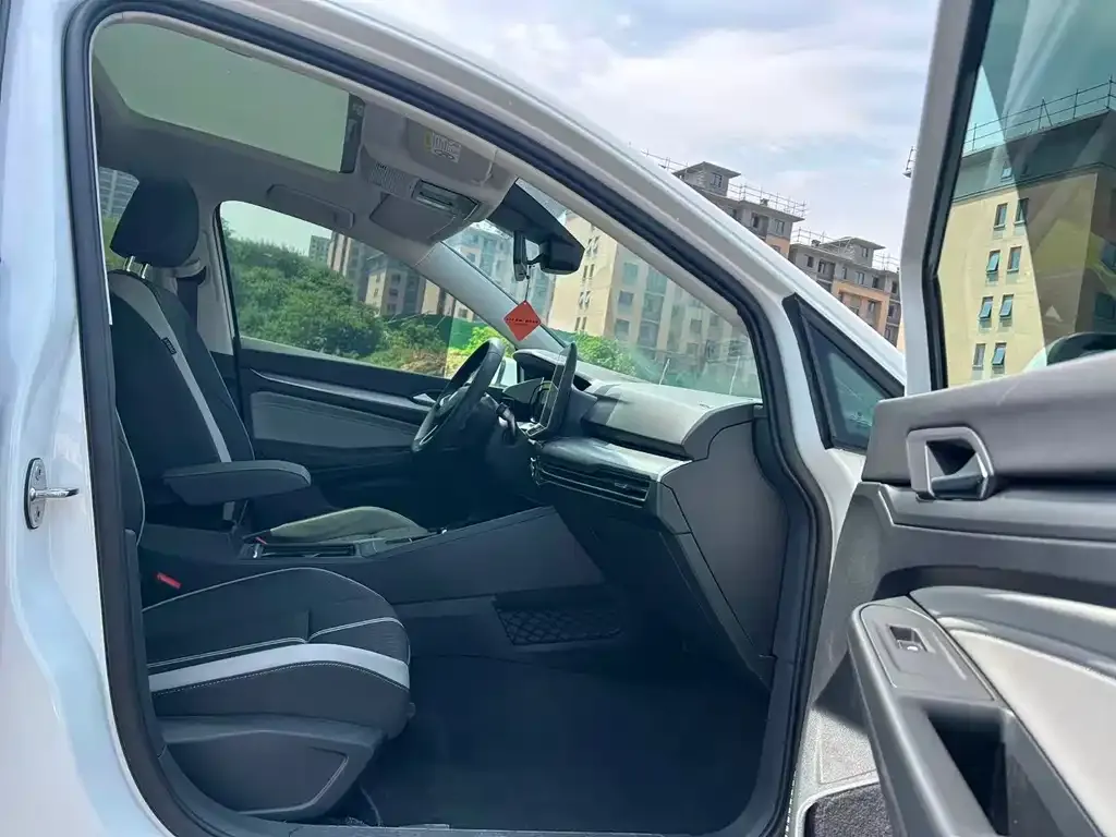 Volkswagen Golf 2025 из CN, фото 10