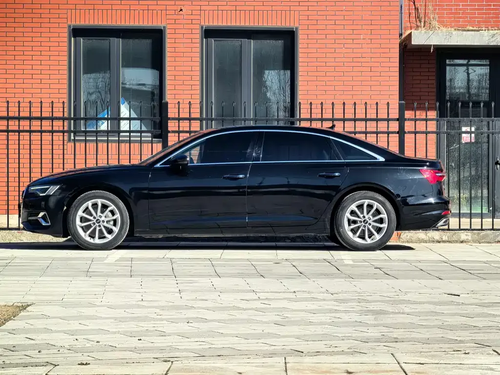 Audi A6L 2024 из CN, фото 9