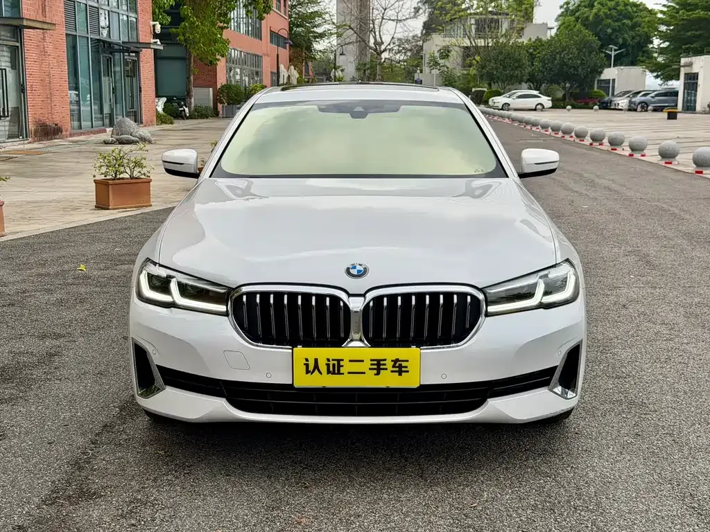 BMW 5 Series — фото 4