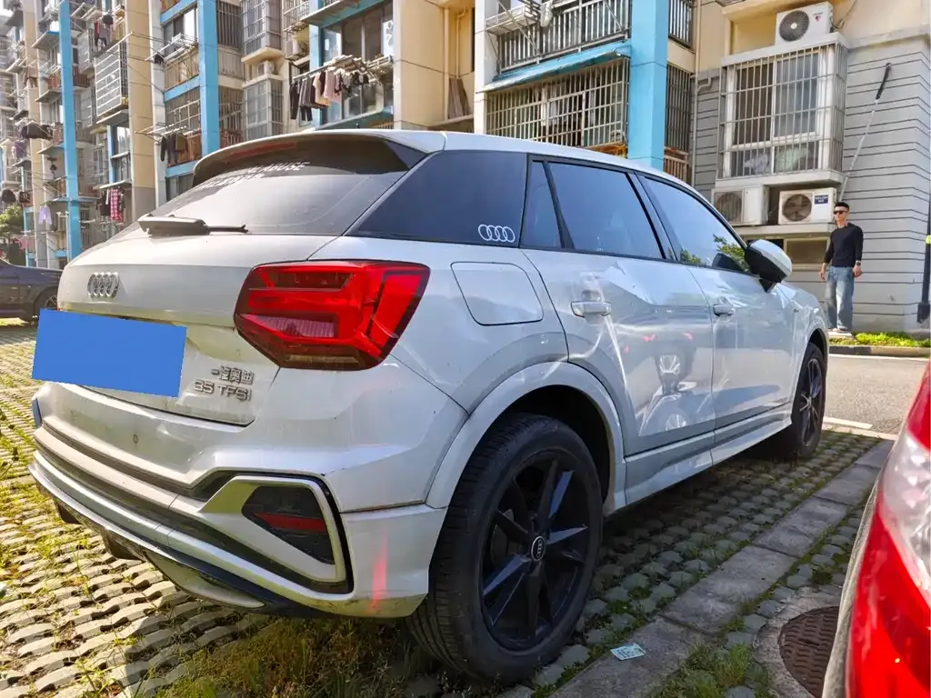 Audi Q2L 2023 из CN, фото 4