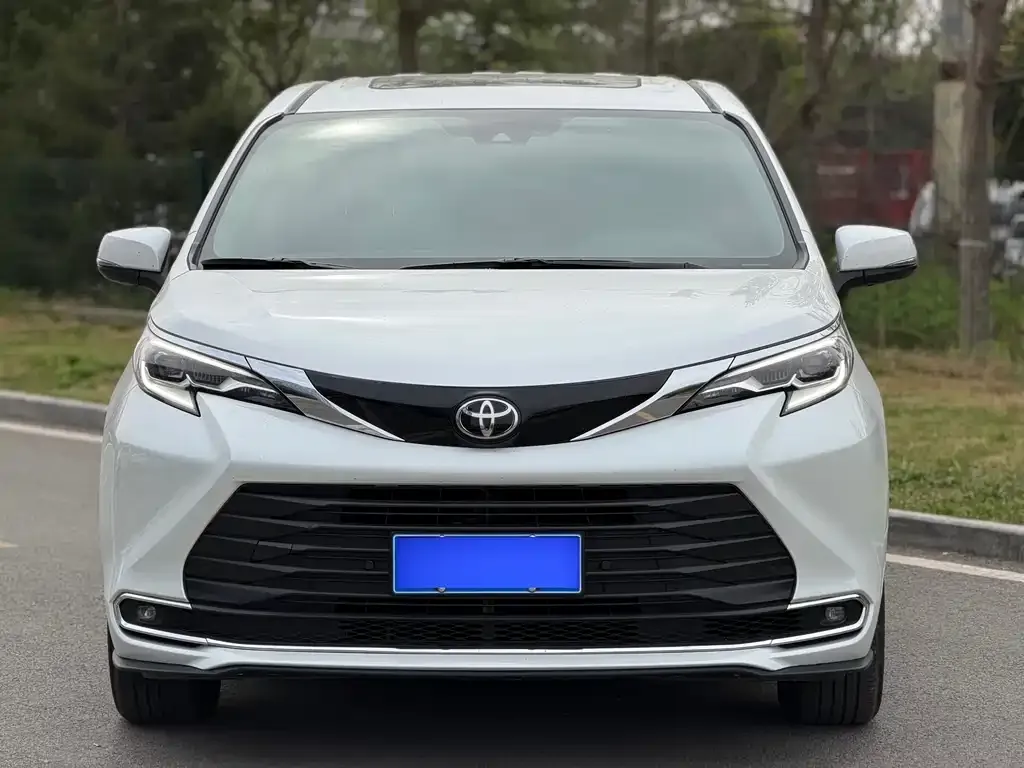 Toyota Sienna 2025 из CN, фото 9