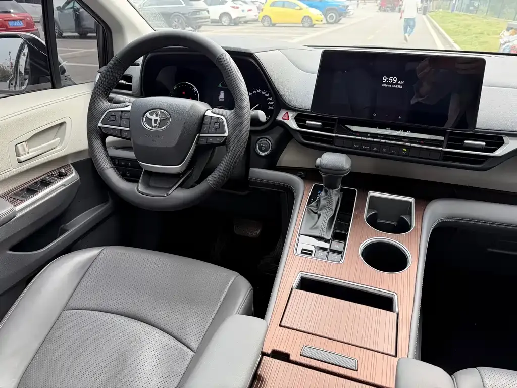 Toyota Sienna 2025 из CN, фото 10