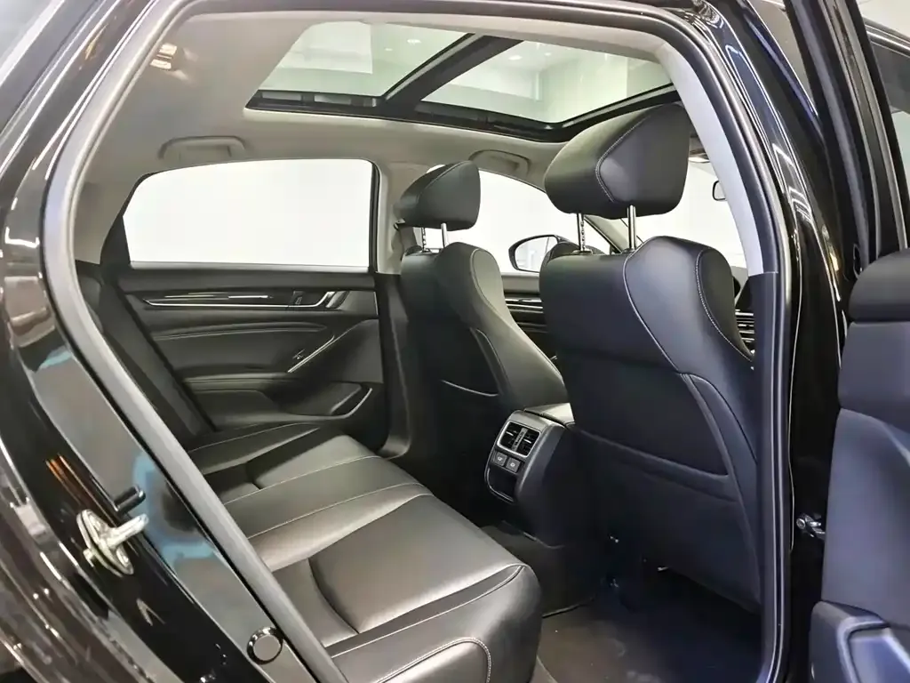 Honda Accord — фото 6