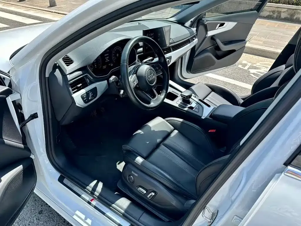 Audi A4L 2024 из CN, фото 3