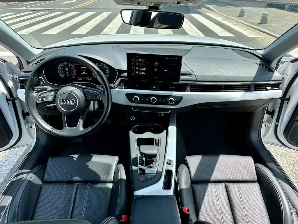 Audi A4L 2024 из CN, фото 7
