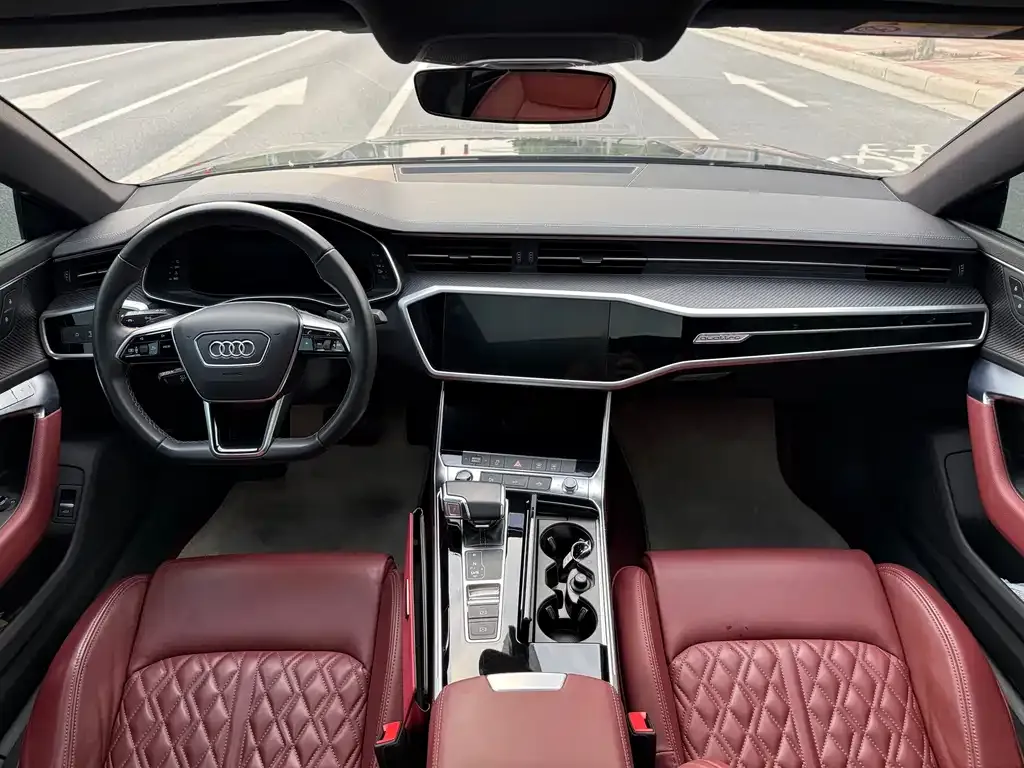 Audi A7L 2023 из CN, фото 4