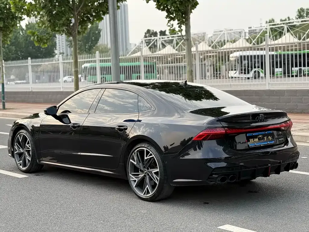 Audi A7L 2023 из CN, фото 7