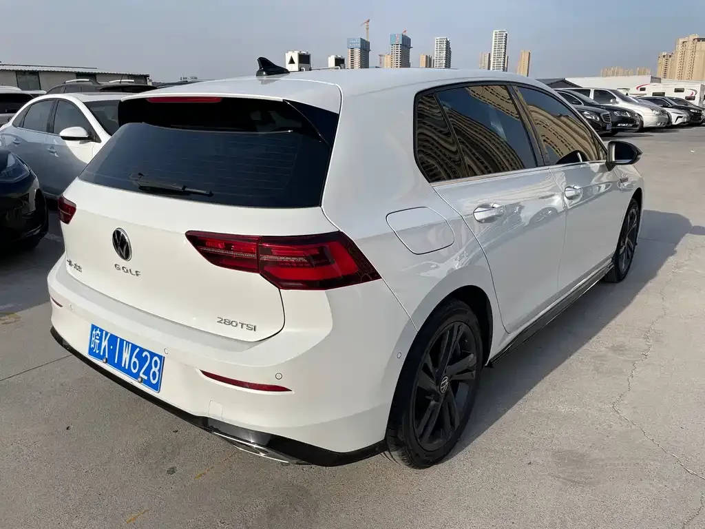 Volkswagen Golf 2022 из CN, фото 6