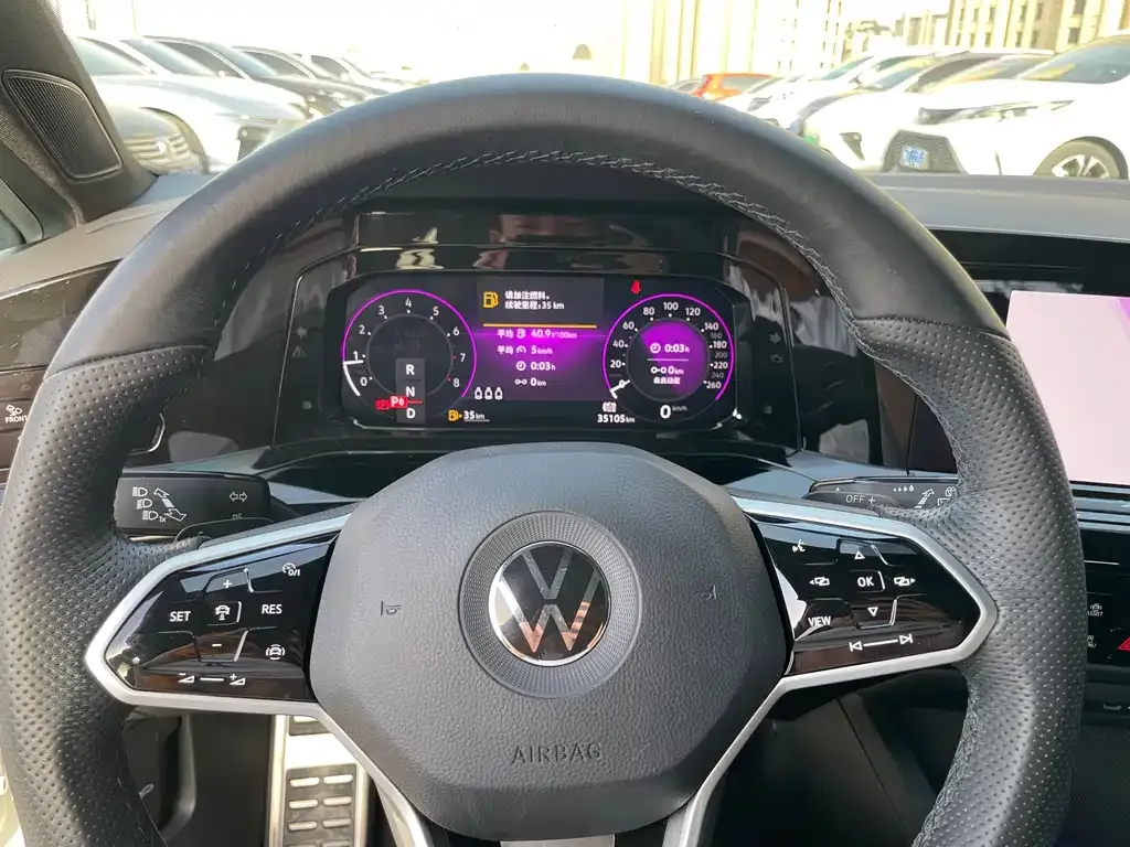 Volkswagen Golf 2022 из CN, фото 2