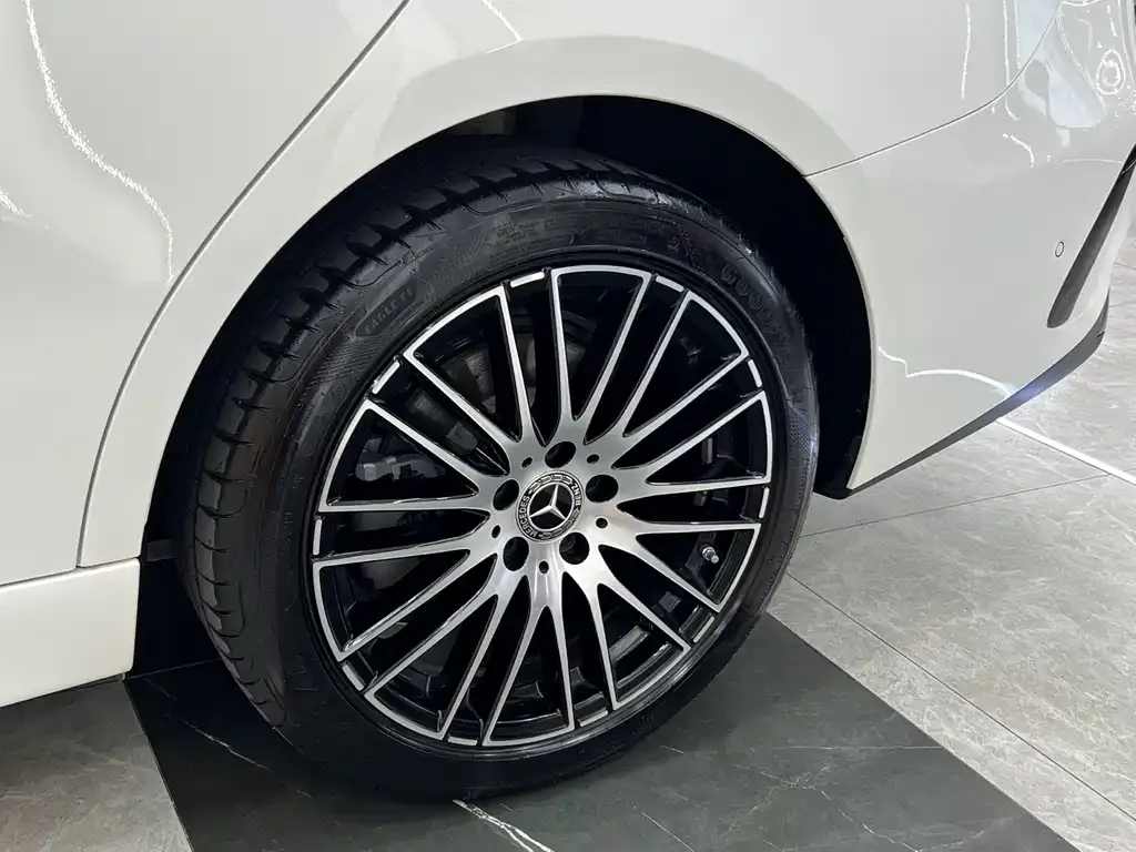 Mercedes-Benz C-Class 2025 из CN, фото 6