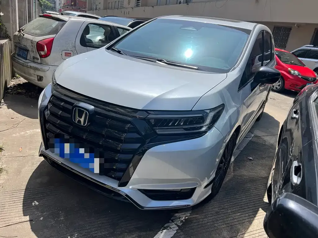 Honda Elysion 2024 из CN, фото 1