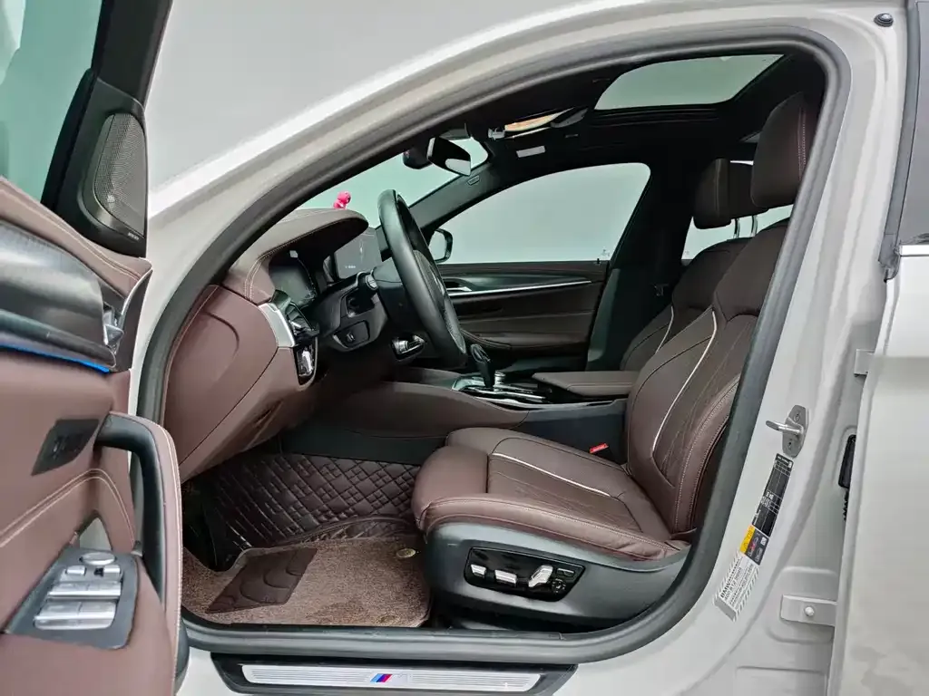 BMW 5 Series New Energy — фото 10
