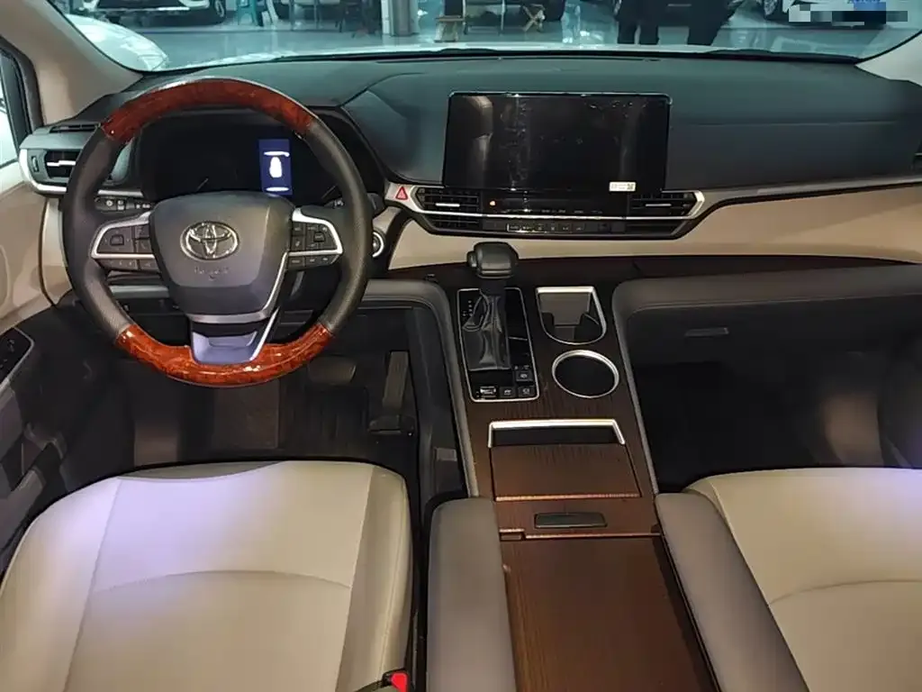Toyota Granvia 2024 из CN, фото 8