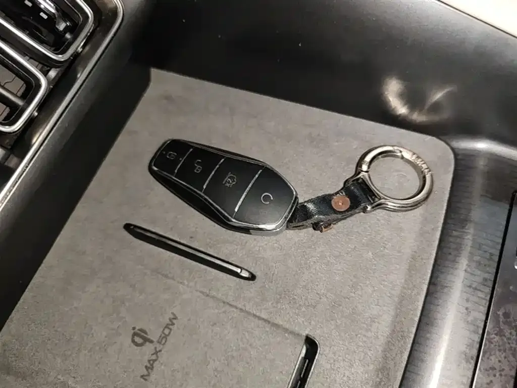 BYD L EV 2024 из CN, фото 5