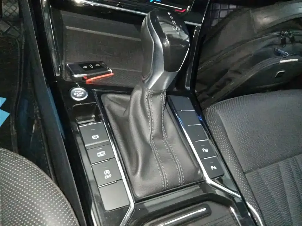 Volkswagen Passat 2022 из CN, фото 10