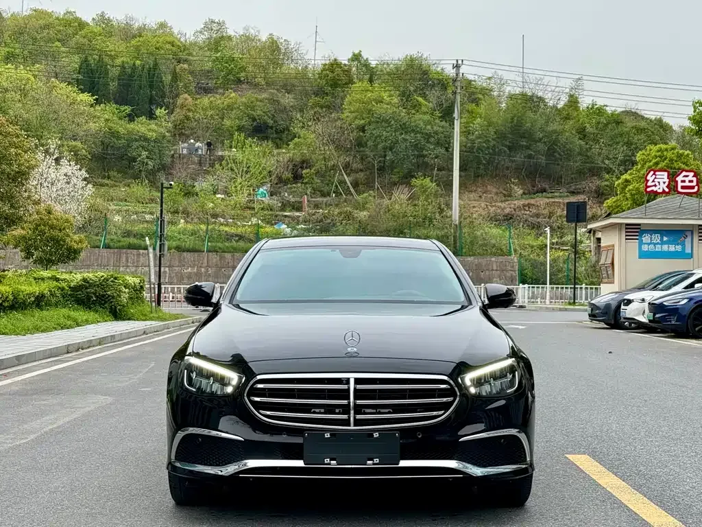 Mercedes-Benz E-Class — фото 10