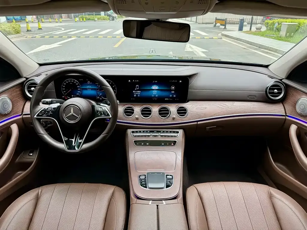 Mercedes-Benz E-Class — фото 2