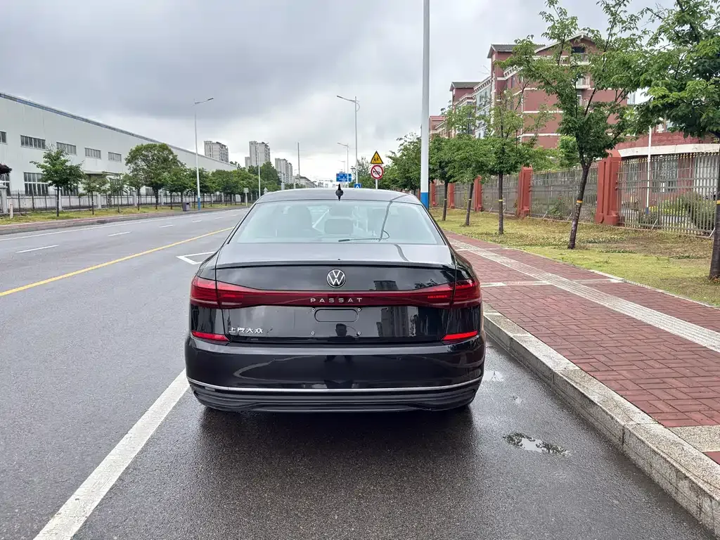 Volkswagen Passat — фото 8