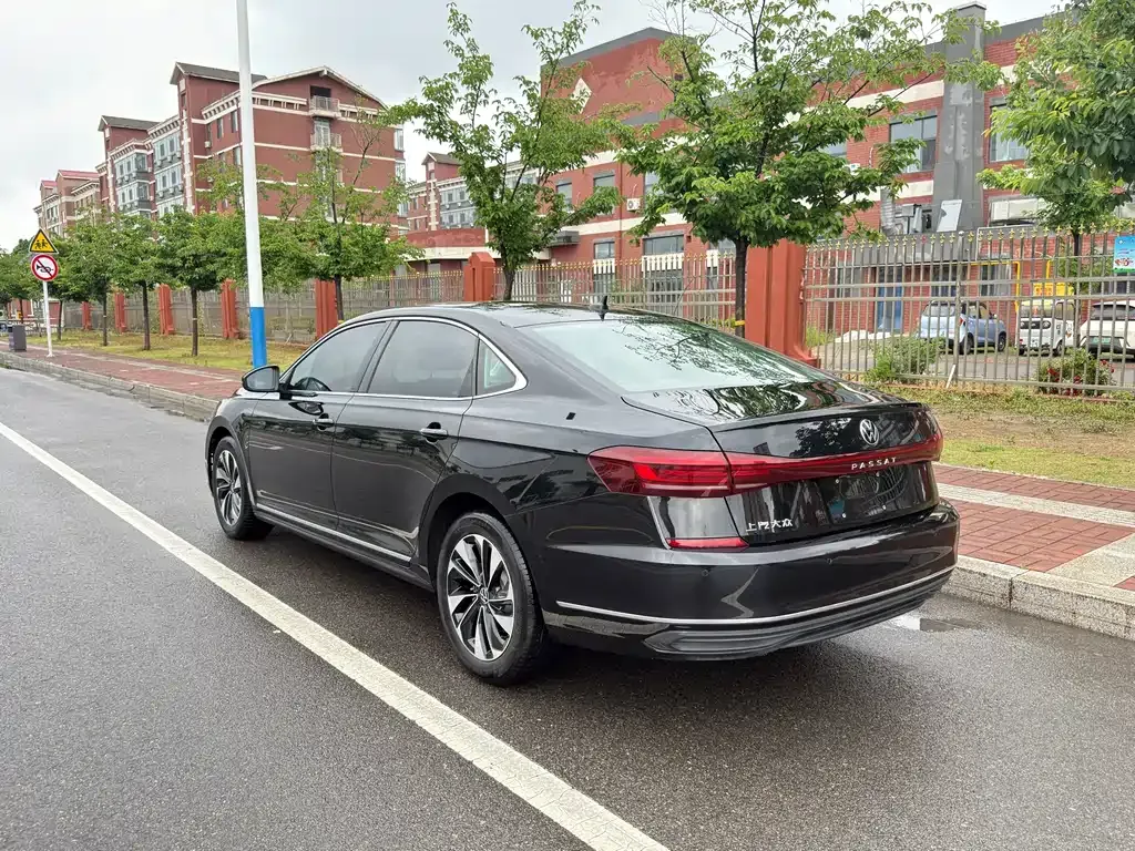 Volkswagen Passat — фото 10
