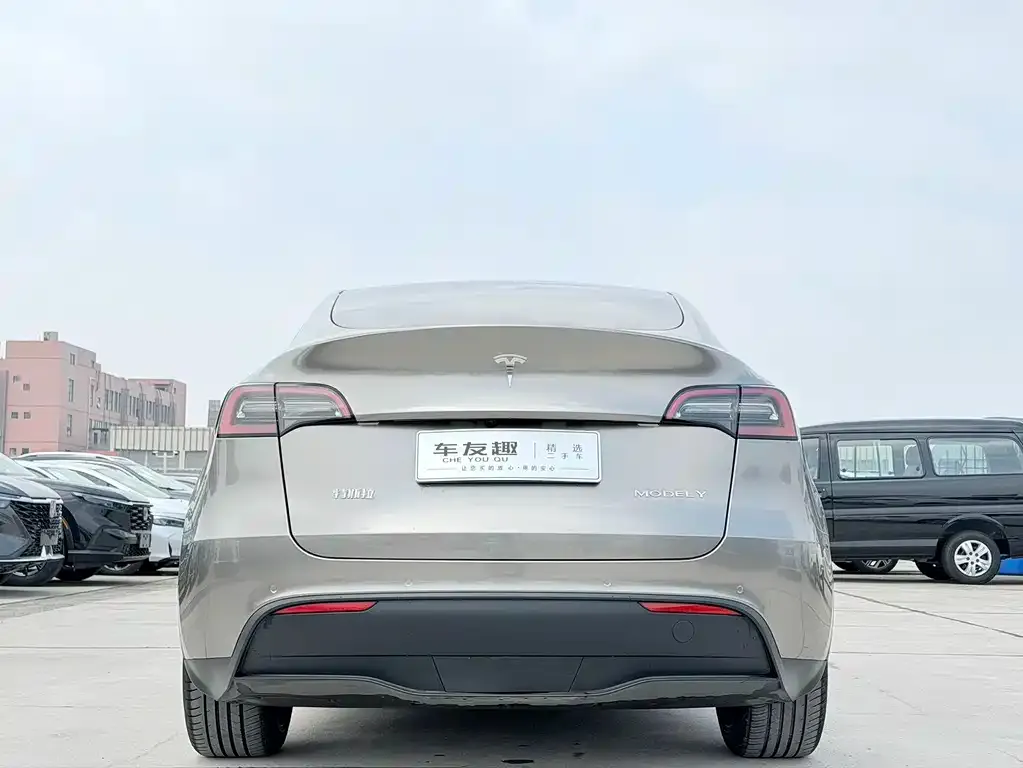 Tesla Model Y — фото 7
